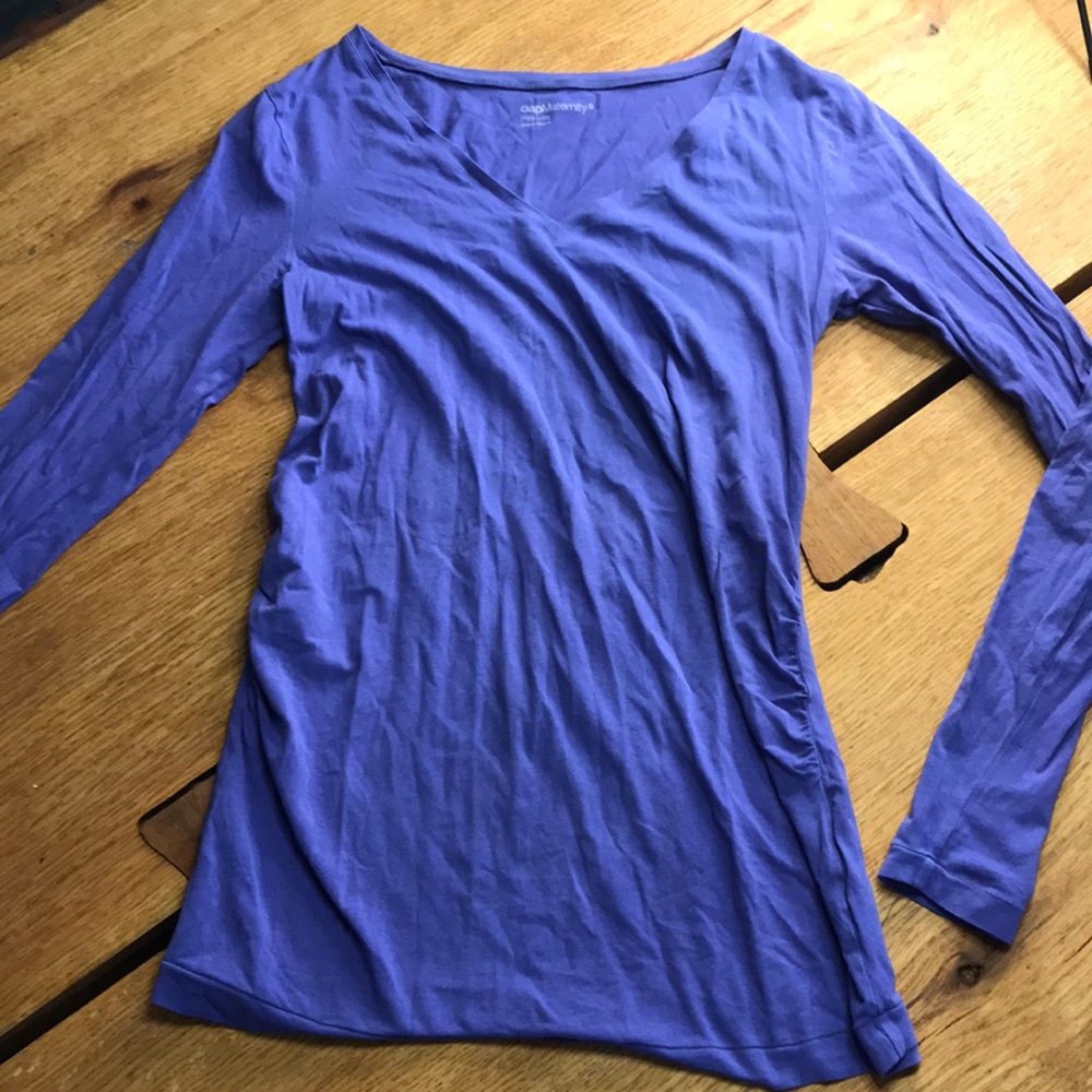 Gap Maternity Pure Body V Neck t-shirt size small